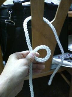 ロープ 結び方 締まる